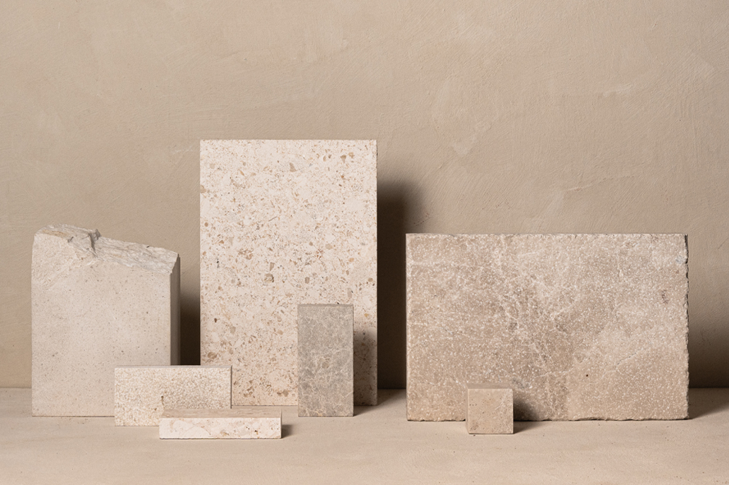 Piezas de piedra natural Limestone en acabados pulido y rugoso